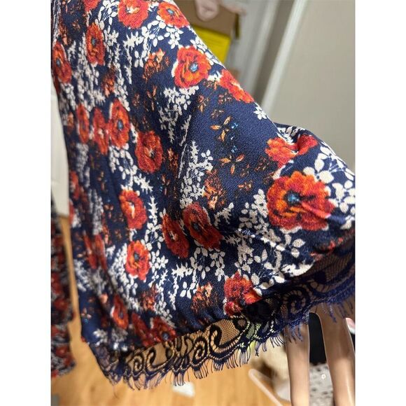 A Beautiful Soul Boho Floral Dress L Navy Red Bell Sleeve Flowy - Picture 8 of 10